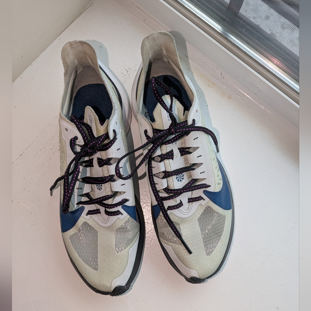 Stylish Men's Sneakers in White and Blue